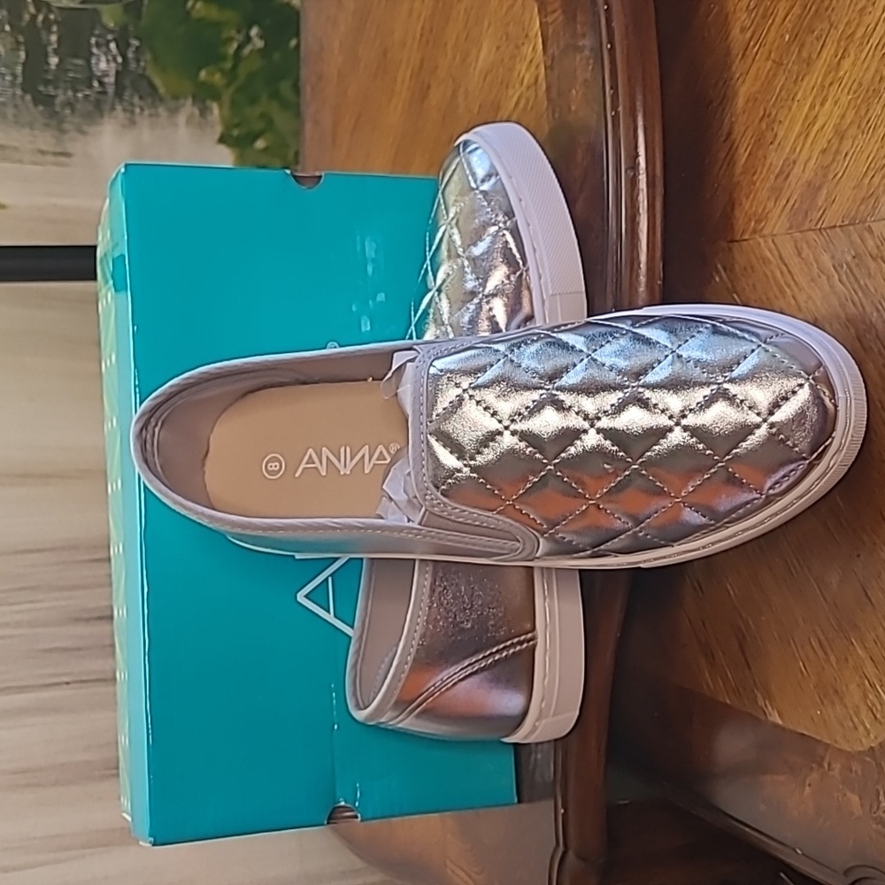 New in box! Anna Slick Metallic Silver Womens 8 casual loafer slip on shoes